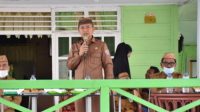 Bupati Saipul bersama Kepala BPBD dan Camat Paguat. (Foto : Humas) Bupati Saipul bersama Kepala BPBD dan Camat Paguat. (Foto : Humas)