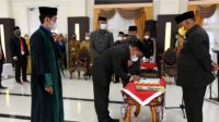 Proses pelantikan Komisi Penyiaran Indonesia (KPI) Daerah Provinsi Gorontalo. (Foto : Istimewa) Proses pelantikan Komisi Penyiaran Indonesia (KPI) Daerah Provinsi Gorontalo. (Foto : Istimewa)