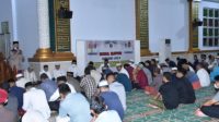 Sekda Pohuwato, Iskandar Datau saat memberikan sambutan pada peringatan Nuzulul Qur'an di Masjid Baiturrahim Pohuwato. (Foto : Humas/Iwan)