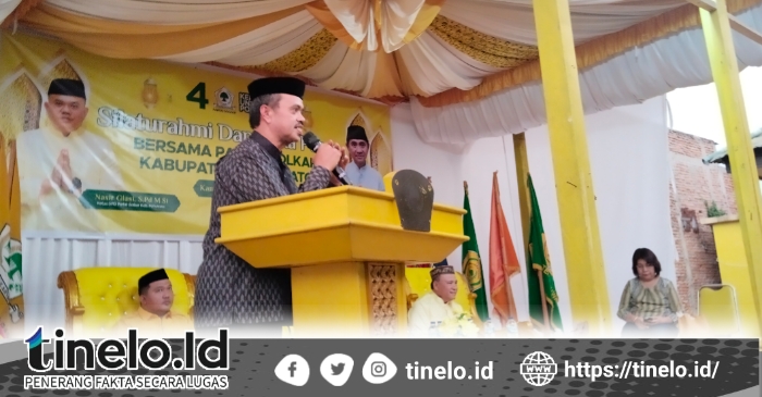 Sekda Pohuwato, Iskandar Datau saat memberikan sambutan pada acara Buka Puasa Bersama Partai Golkar, (Foto : Istimewa)